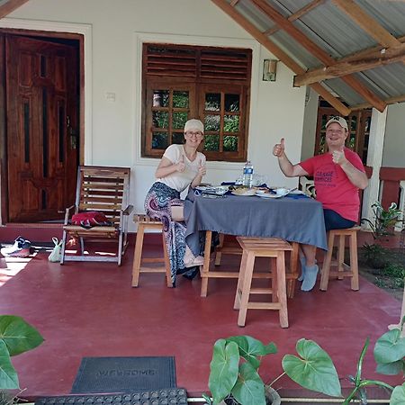 Jungle Eco Lodge & Safari Сигирия Екстериор снимка