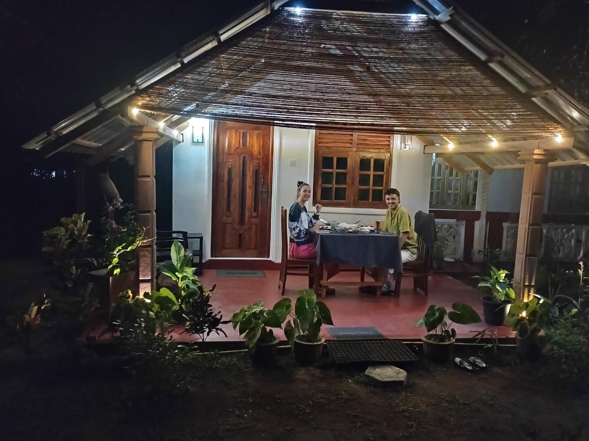 Jungle Eco Lodge & Safari Сигирия Екстериор снимка